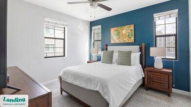 9242 W Russell Rd in Las Vegas, NV - Building Photo - Building Photo