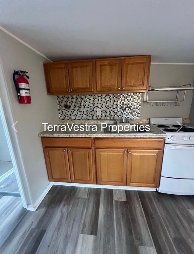 property at 376 S Hook Rd