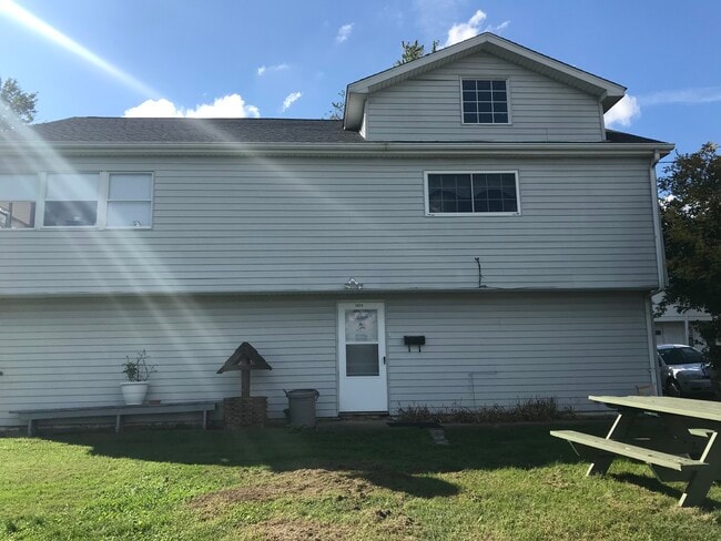 1606 Gompers Ave, Unit 1604 in Indiana, PA - Building Photo - Building Photo