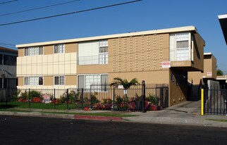 11905 Manor Dr Apartments