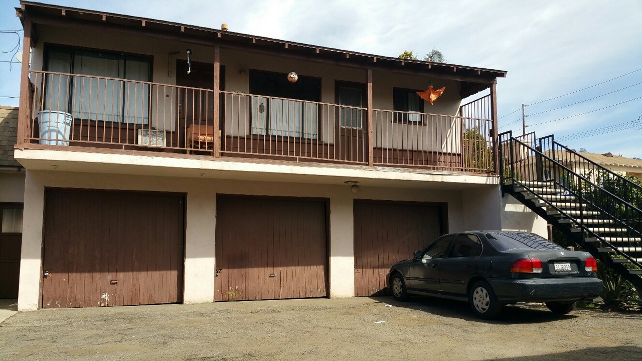 413 N Eastwood Ave in Santa Ana, CA - Building Photo