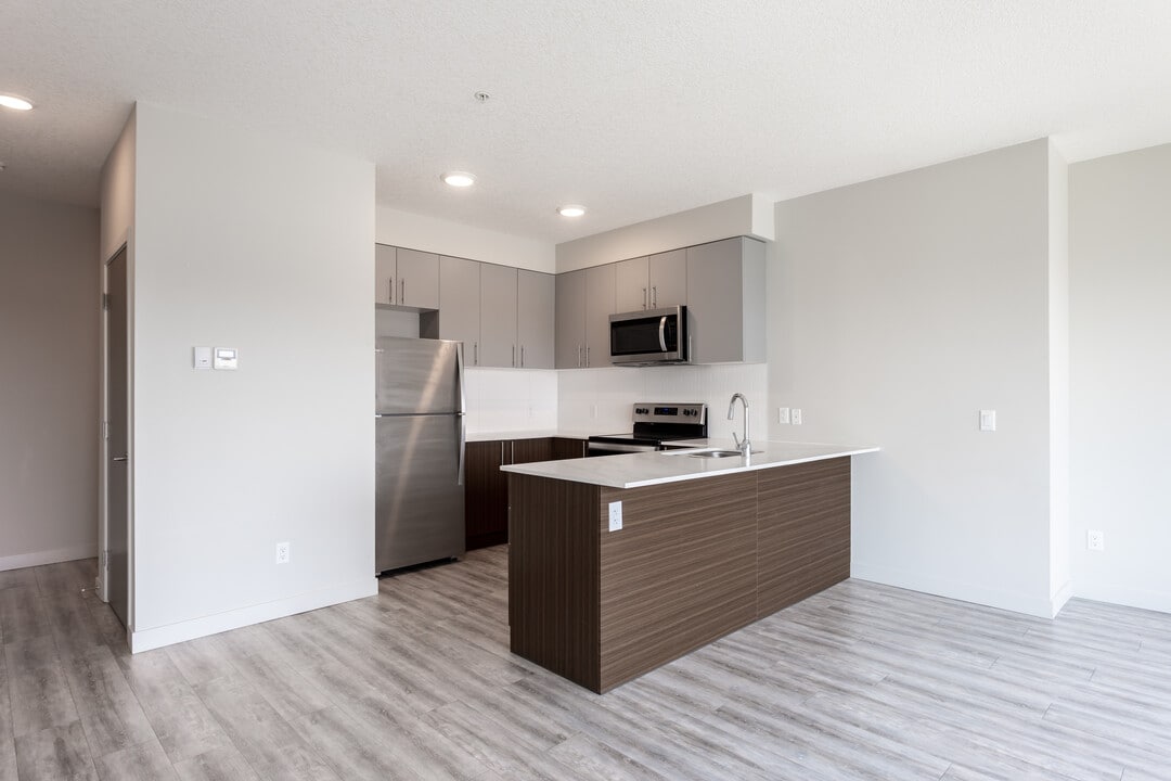 Le Louvre Residences in Edmonton, AB - Building Photo