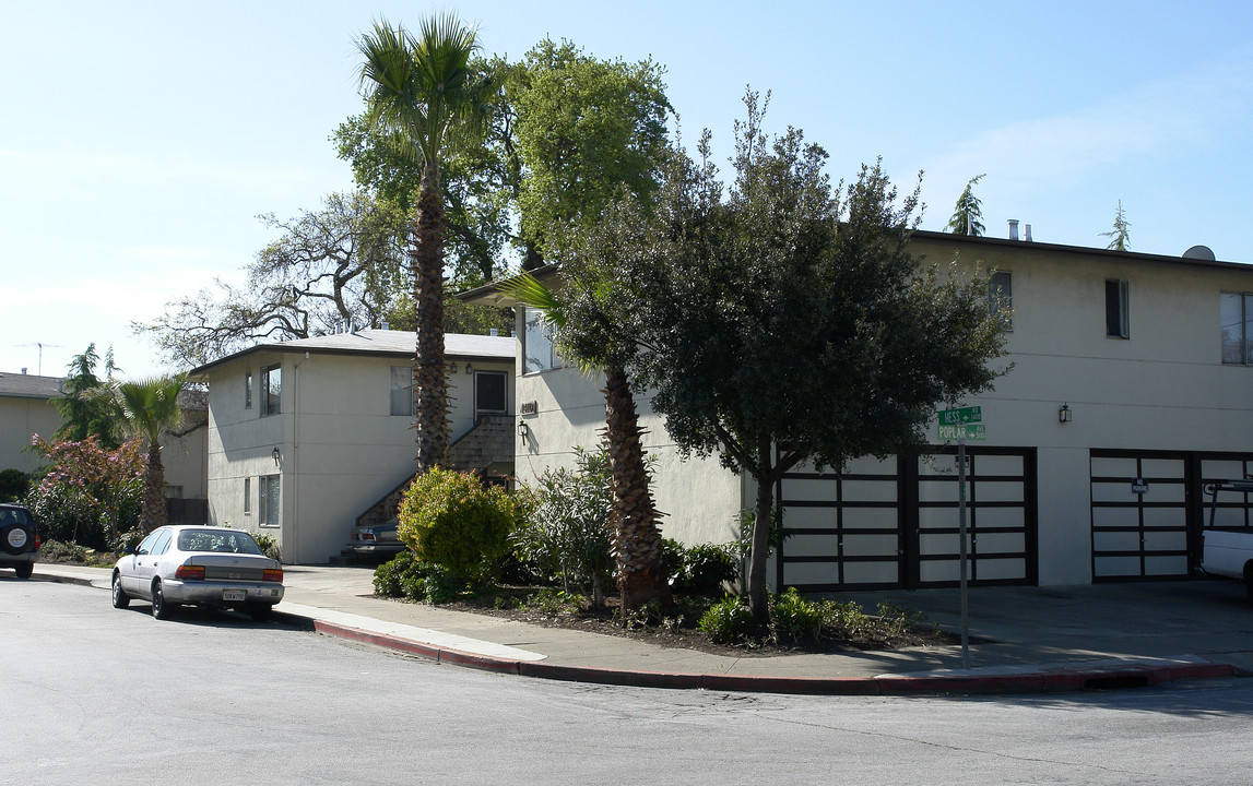 1410 Hess Road in Redwood City, CA - Building Photo