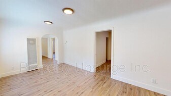 1885 3rd St in Anderson, CA - Building Photo