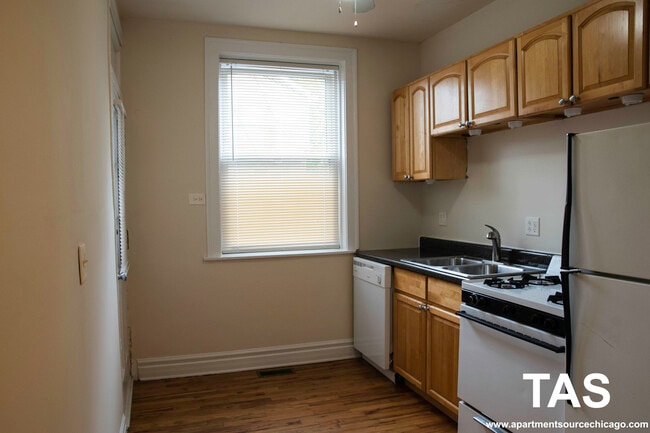 5208 N Leavitt St in Chicago, IL - Building Photo - Building Photo
