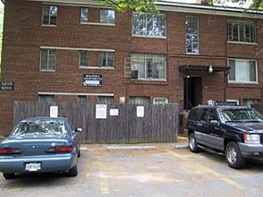 Roanoke Apartments in Takoma Park, MD - Building Photo - Building Photo