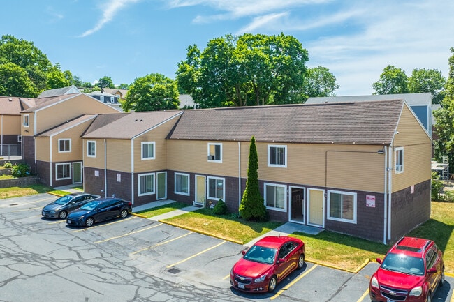 10 Newbury St in Worcester, MA - Building Photo - Building Photo