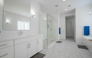 3418 E Valencia Dr in Phoenix, AZ - Building Photo - Building Photo