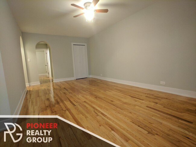 429 W Roscoe St, Unit 425-401