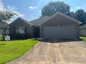 11313 Evergreen Ave in Northport, AL - Building Photo