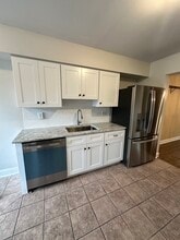 32 E Oleander Dr in Mount Laurel, NJ - Building Photo - Building Photo