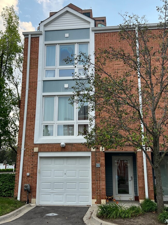 274 Main Sail Ct in Detroit, MI - Building Photo - Building Photo