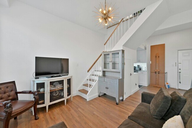 1015 Grand St in Hoboken, NJ - Building Photo - Building Photo