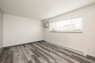 Briarwood Apartments in Pueblo, CO - Foto de edificio - Interior Photo