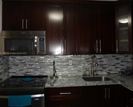 15650 SW 80th St in Miami, FL - Building Photo - Building Photo