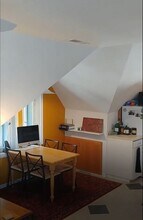 1203 E Brady St, Unit D in Milwaukee, WI - Foto de edificio - Building Photo