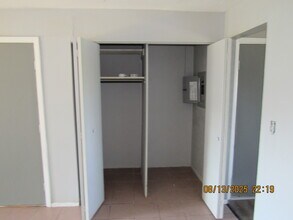 7713 Woodward Ave in Woodridge, IL - Building Photo - Building Photo