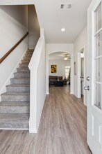 566 Skye Dr in Commerce, GA - Foto de edificio - Building Photo