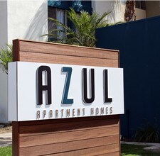 Azul Apartments in Anaheim, CA - Foto de edificio - Building Photo