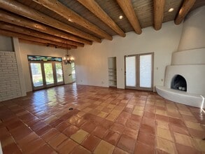 70 Irish Rd in Ranchos De Taos, NM - Building Photo - Building Photo