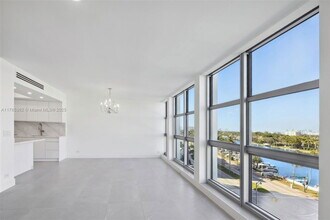 5065 Collins Ave in Miami Beach, FL - Building Photo - Building Photo