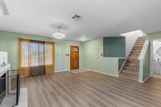 130 Siebert Dr in Kyle, TX - Building Photo - Building Photo