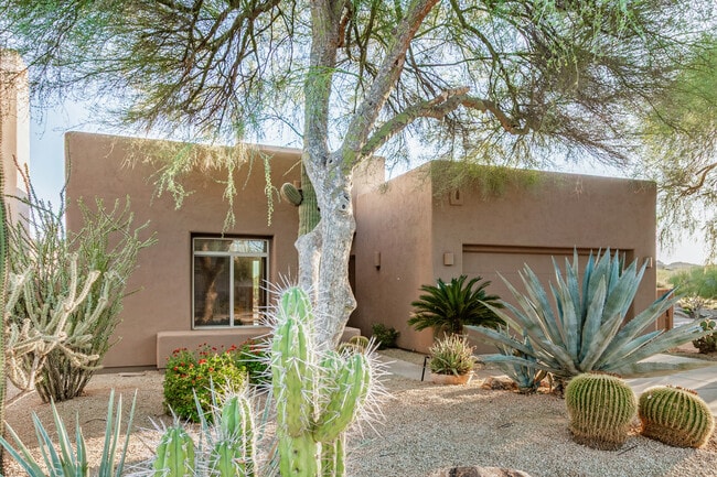 10837 E Running Deer Trail in Scottsdale, AZ - Building Photo - Building Photo