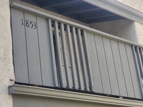 1853 Brea Blvd, Unit 205 in Fullerton, CA - Foto de edificio - Building Photo