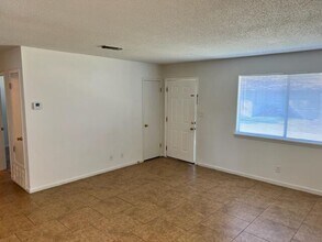 322 Pelham Rd in Fort Walton Beach, FL - Building Photo - Building Photo