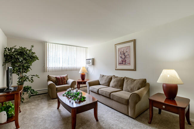 Hines Park in Westland, MI - Building Photo - Interior Photo