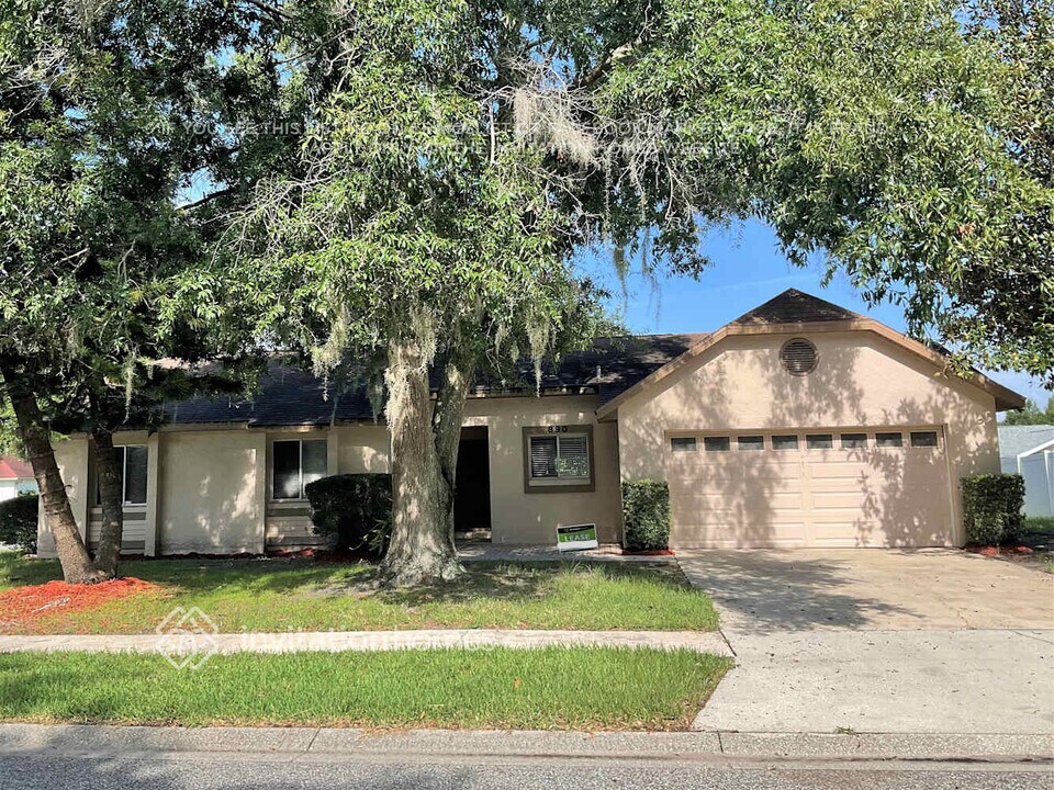 890 Kentucky Woods Ln E in Orlando, FL - Building Photo