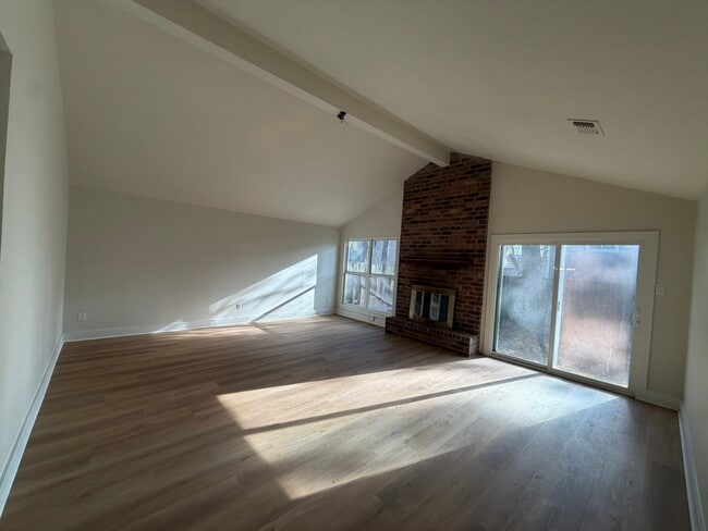 70 Brookflower Rd in Spring, TX - Foto de edificio - Building Photo