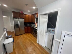 572 Liberty Ave in Jersey City, NJ - Building Photo - Building Photo