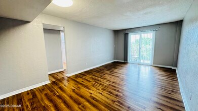 732 N Halifax Ave in Daytona Beach, FL - Building Photo - Building Photo