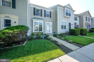 7903 Old Carriage Trail in Alexandria, VA - Building Photo - Building Photo