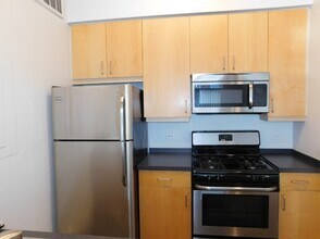 939 W Madison St in Chicago, IL - Building Photo - Building Photo