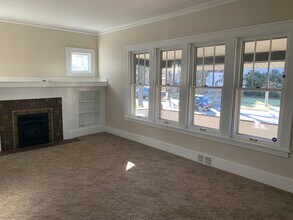 1220 Beaconsfield Ave, Unit 1 in Grosse Pointe Park, MI - Foto de edificio - Building Photo
