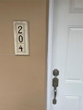 300 Madeira Ave in Coral Gables, FL - Building Photo - Building Photo
