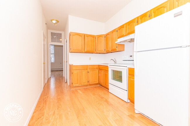 23 Park St, Unit 8 in Brooklyn, NY - Building Photo - Building Photo