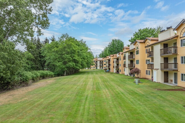Lawn Courte Apartments