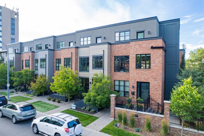 531 23rd Ave SW