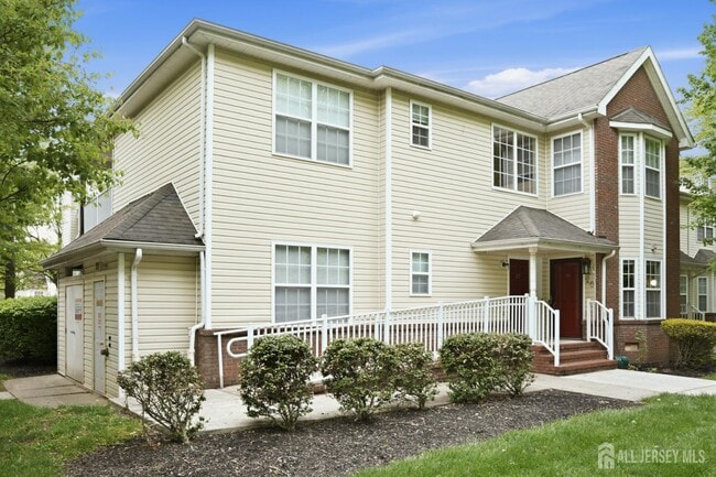27 Forest Dr in Piscataway, NJ - Building Photo - Building Photo