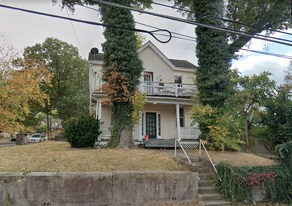 5848 Montgomery Road in Cincinnati, OH - Building Photo