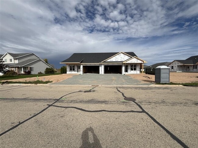 1127 Northwood Dr in Seymour, WI - Building Photo - Building Photo