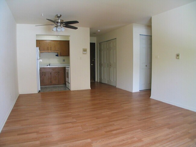 336 Lathrop Ave-Unit -202 in Forest Park, IL - Building Photo - Building Photo