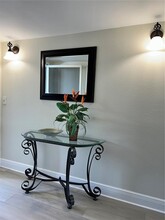 7173 W Country Club Dr N in Sarasota, FL - Foto de edificio - Building Photo