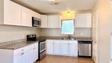 10502 Ambursen St in Houston, TX - Building Photo - Building Photo