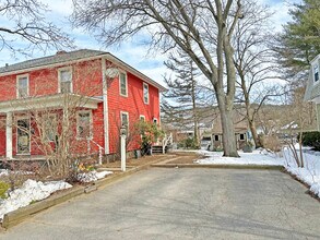 6 Monadnock Ct in Keene, NH - Building Photo - Building Photo