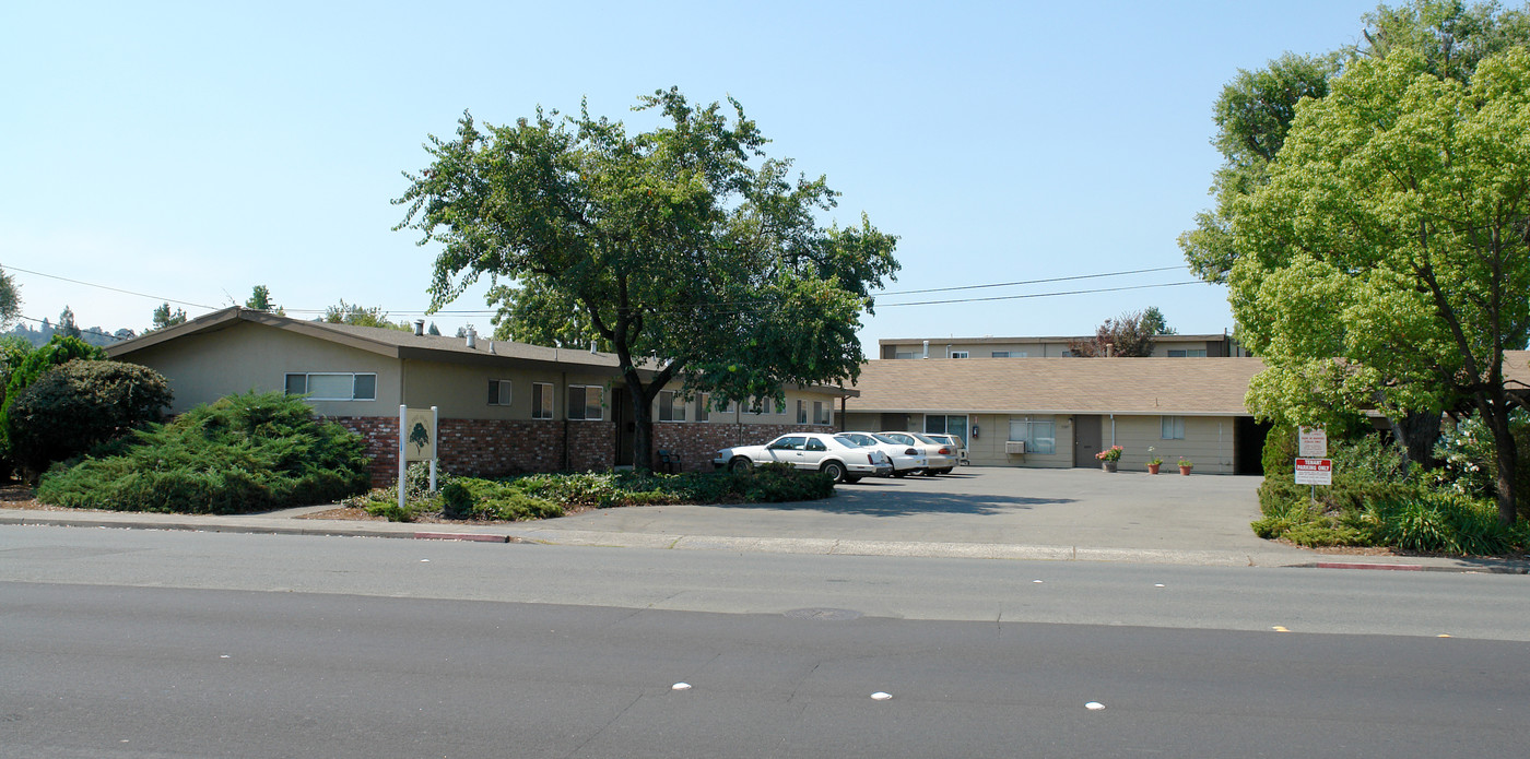 GreenTree Apartments in Santa Rosa, CA - Building Photo