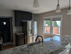 6706 Vista Ave in Wauwatosa, WI - Foto de edificio - Building Photo